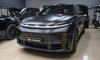 Оклейка сатиновым полиуретаном всего ЛКП кузова Lixiang L7 в Топ Тюнинг Москва