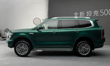 Стоимость Tank 500 Hi4-T начинается от 360 000 юаней (4,05 млн рублей), а Hi4-Z — от 388 800 юаней (4,37 млн рублей).