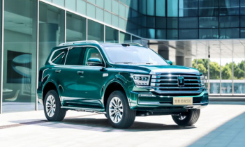 Внешний вид Tank 500 новой модели сохранил черты предшественника. Покупатели могут выбрать новый цвет кузова — Dunhuang Green — в дополнение к уже знакомым Kunlun Gold, Pamir Silver и Mount Everest White. Габариты автомобиля составляют 5078 мм в длин