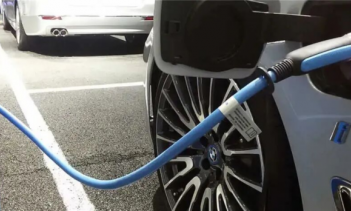 Китай корректирует политику налоговых льгот для NEV: запас хода PHEV на электротяге должен превышать 100 км