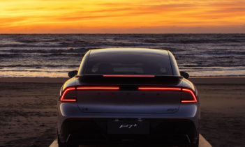 Новый автомобиль сохраняет дизайн текущей модели BEV, но его длина увеличена на 15 мм — до 5071 мм.