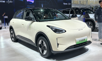 Рейтинг самых продаваемых легковых автомобилей в Китае: Tesla Model Y, Wuling Hongguang Mini EV, Geely Geome Xingyuan на сентябрь 2025 года