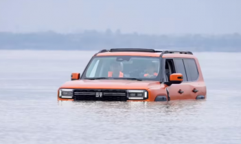 Jetour Zonghing G700 от Chery стал первым внедорожником, преодолевшим реку Янцзы шириной 1,5 км