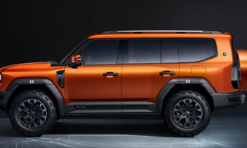 Всего три дня назад Zongheng G700 стал первым внедорожником, который успешно преодолел реку Янцзы. Автомобиль прошёл 1480 метров за 22 минуты. Максимальная глубина погружения — 970 мм, угол входа — 35°, угол вылета — 28°.