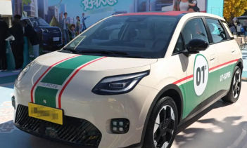 Aion UT Super - компактный электромобиль EV с 99-секундной заменой аккумулятора