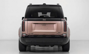 Ранее модель была представлена на рынке Ближнего Востока, а официальная презентация Adamas запланирована на декабрь.