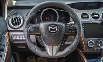 Установка анатомического тюнинг-руля Ego Skill для Mazda CX-7 2009-2012