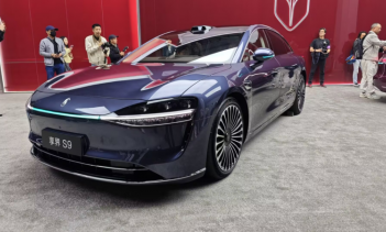 Обновленная модель, доступная в четырех вариантах, продается по цене от 309 800 юаней (3,5 млн рублей) до 369 800 юаней (4,18 млн рублей). Обновленный S9 отличается улучшенными деталями дизайна и технологическими конфигурациями.