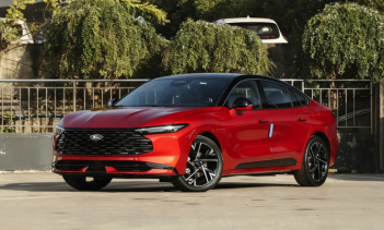 Компания Changan Ford подтвердила, что презентация обновлённой модели состоится 4 декабря. Впервые обновлённый Mondeo будет представлен на автосалоне в Гуанчжоу в 2025 году, сообщает Auto-home.