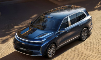 Габаритные размеры Geely Galaxy M7 составляют 4770/1905/1685 мм (длина/ширина/высота), а колёсная база — 2785 мм. Заявленная снаряжённая масса — 1870 кг или 1810 кг, в зависимости от комплектации.