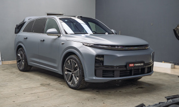 111018 Оклейка сатиновой пленкой + защита лобового стекла Li L7 рестайлинг