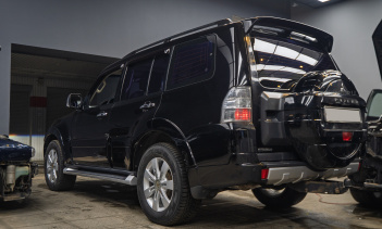 Тюнинг и защита фар Mitsubishi Pajero – светодиодные линзы WideBeam 2.0 PRO