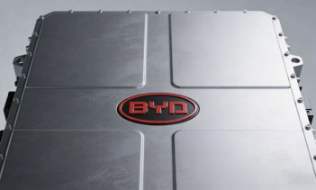 Компания BYD открывает новые горизонты с твердотельной батареей и натриевым аккумулятором на 10 000 циклов для питания 2027 электромобилей