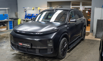 111203 Установка электрических порогов-ступеней с подсветкой для Lixiang L9