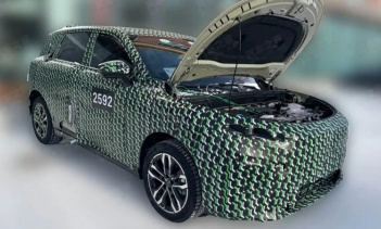 В апреле 2025 года стало известно, что Hongqi начнёт выпускать автомобили на модульной архитектуре Leapmotor.