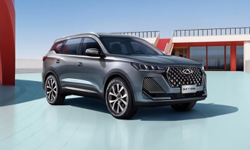 По данным китайского новостного издания Dongchedi, хотя модель уже экспортируется в Россию, теперь Chery планирует начать её продажи и на внутреннем рынке — вероятно, с обновлённым дизайном.