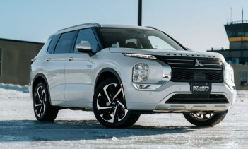 В мае в Великобритании стартует продажа новейшей версии подключаемого гибрида — Mitsubishi Outlander PHEV