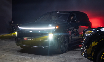 111440 Замена линз + шумоизоляция дверей и арок + дооснащение Lixiang L9