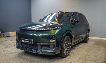 111524 Монтаж брызговиков на колесные арки Lixiang L9