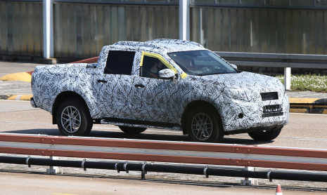 Грядущий пикап Mercedes-Nissan - первые шпионские снимки