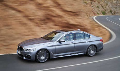 Mercedes обгоняет BMW как лидер в продаже автомобилей класса люкс