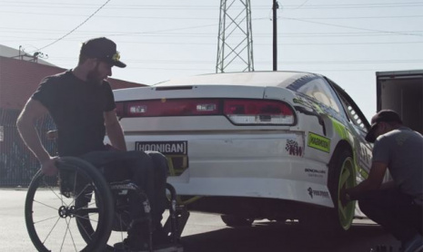 Этот парень управляет Silvia с 600 л.с. без ног