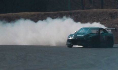 GT-R доказывает, что Годзилла способен на дрифт