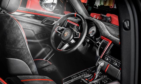 Carlex Design преобразили интерьер Porsche Macan