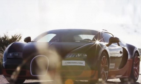 Может ли могучий Veyron Vitesse поразить мотоцикл BMW?