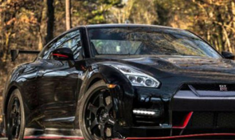 Возможно, это обновленный 2017 Nissan GT-R