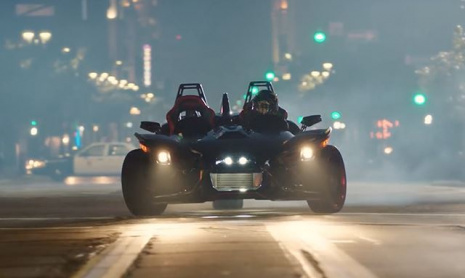 Ведущий американского Топ Гир гоняет по Сан-Диего