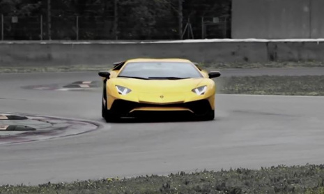 Приложение Lamborghini напоминает, что его автомобили могут быть очень быстрыми