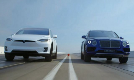 Bentley Bentayga против Tesla Model X Ludicrous - видео