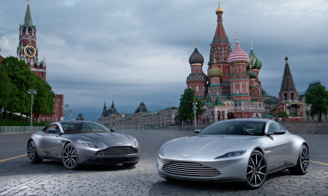 Aston Martin DB11 и DB10 встретились в Москве