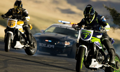 Drift Battle между автомобилем и мотоциклом