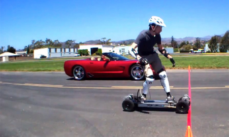 Corvette против электро-скейтборда