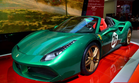 Париж-2016 - Ferrari 488 Spider «Зеленая жемчужина»