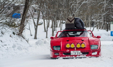 Ferrari F40 - снежный дрифт в Японии