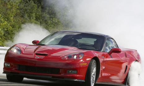 Гонка между Chevrolet Corvette ZR1 и вертолетом Cobra закончилось очень неожиданно.