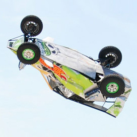 “Hot Wheels” установили рекорд в 28-метровом винтовом прыжке