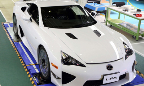 Lexus построил финальный LFA
