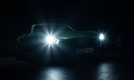 Вышли официальные тизеры Mercedes-AMG GT R перед его дебютом 24 июня