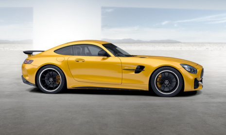 Базовая цена на Mercedes AMG GT-R составляет €139000 без НДС