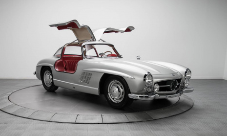 1954 Mercedes-Benz 300SL продан за ошеломляющие $1,9 млн