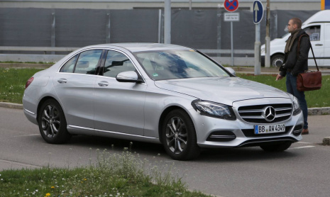 Фэйслифтинг 2018 Mercedes-Benz C-Class - шпионские снимки