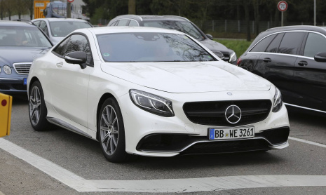 Странный Mercedes-Benz в кузове S63 Coupe
