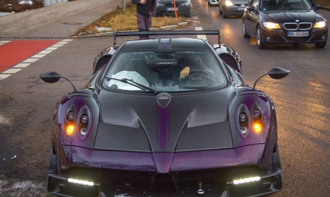 2-й Pagani Huayra BC прибыл в Мюнхен... Теперь фиолетовый