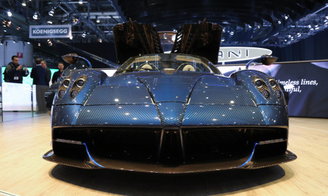 Женева-2017 - Pagani Huayra Roadster