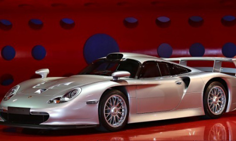 1998 Porsche 911 GT1 был продан на аукционе за 5565000 у.е.