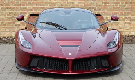 Rosso Rubino Ferrari LaFerrari продается за 2,795,000 фунтов в Великобритании